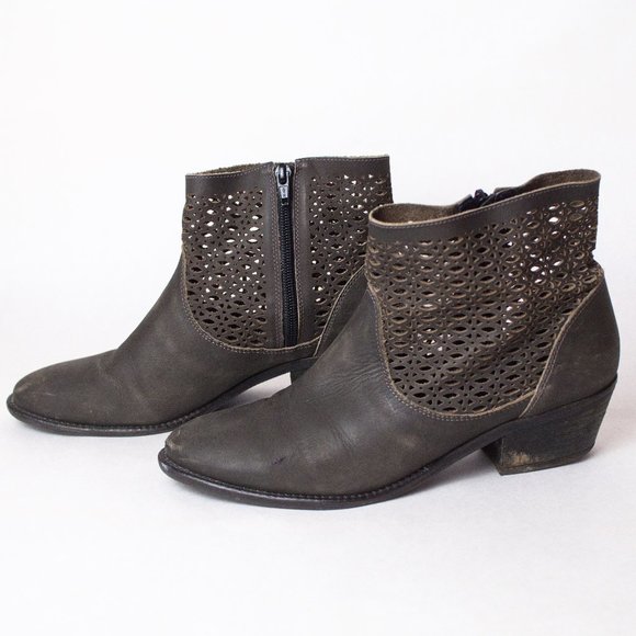 Klub Nico Size 8 Gray Ankle Boots with Laser Cutouts - Picture 2 of 14